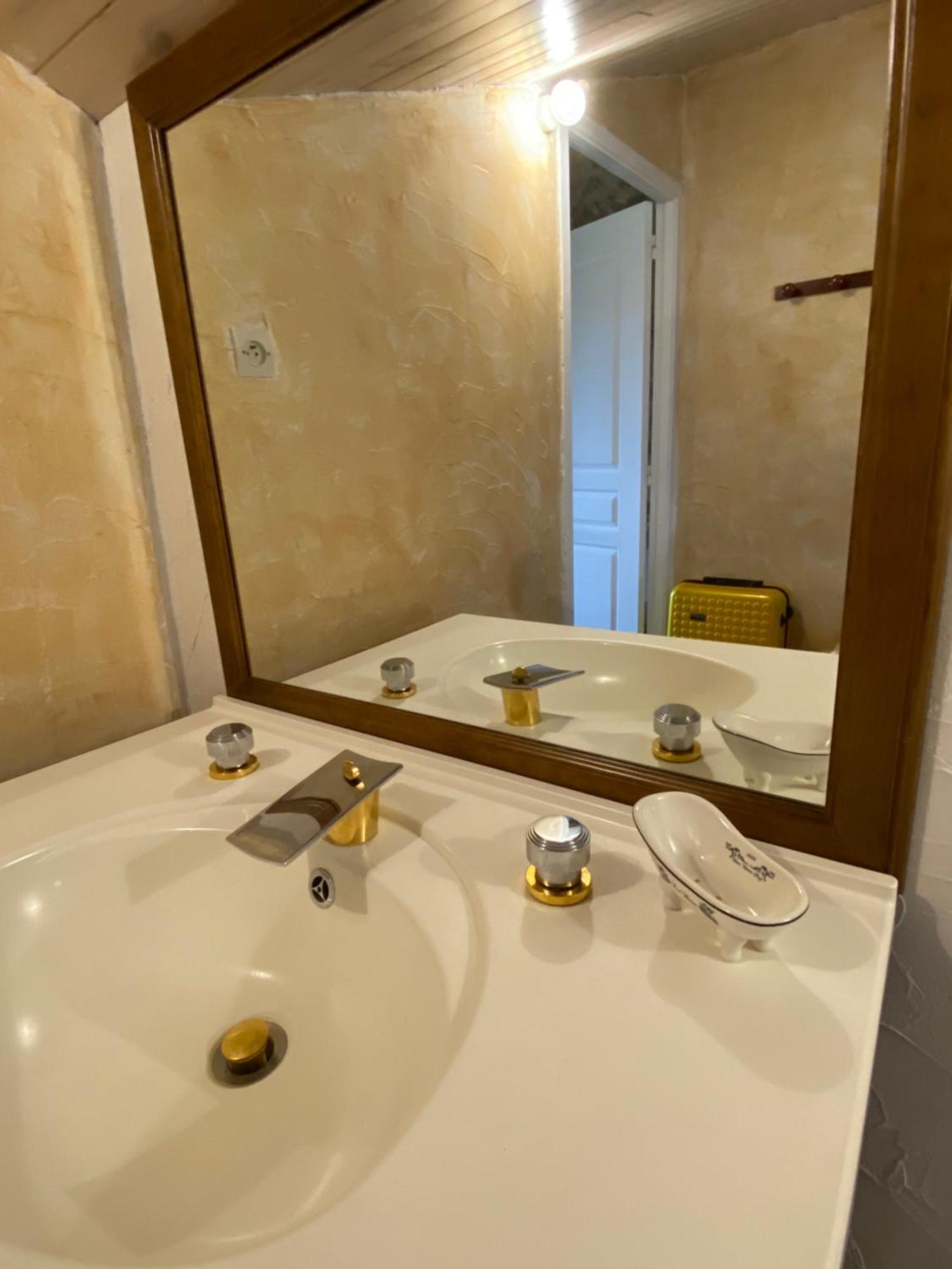 Le Prieure De Saint Pierre Bed & Breakfast Екстериор снимка